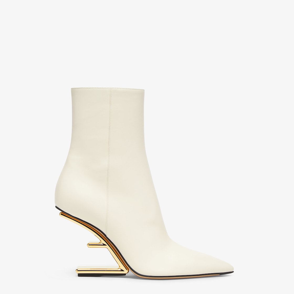 Fendi store white boots