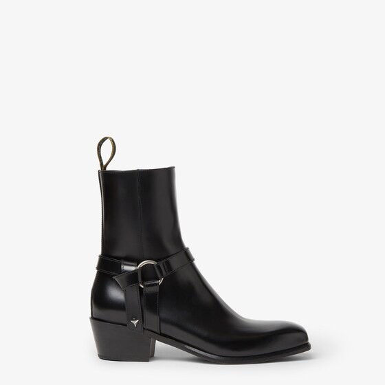 Fendi Two metal rings give the Double O ankle boot its