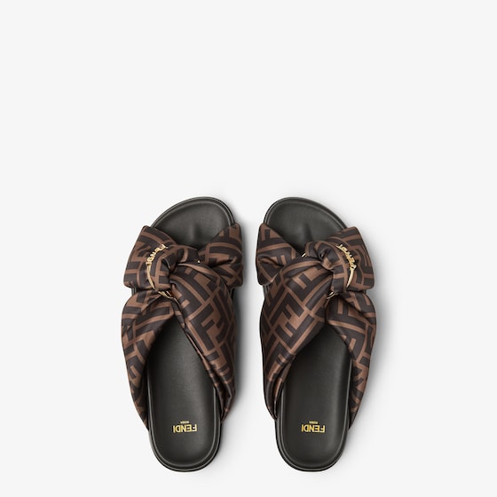 Fendi Padded double-band flat slides with decorative D-ring | Thumbnail 4