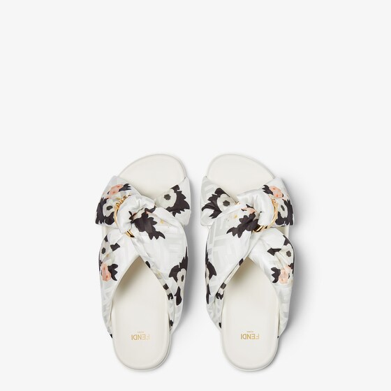 Fendi Padded double-band flat slides with decorative D-ring | Thumbnail 4