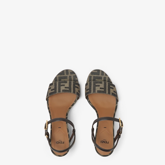 Fendi Delfina round-toe sandals with an ankle strap | Thumbnail 4