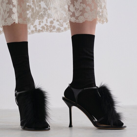 Fendi Inspired by the allure of the film noir femmes fatales | Thumbnail 5