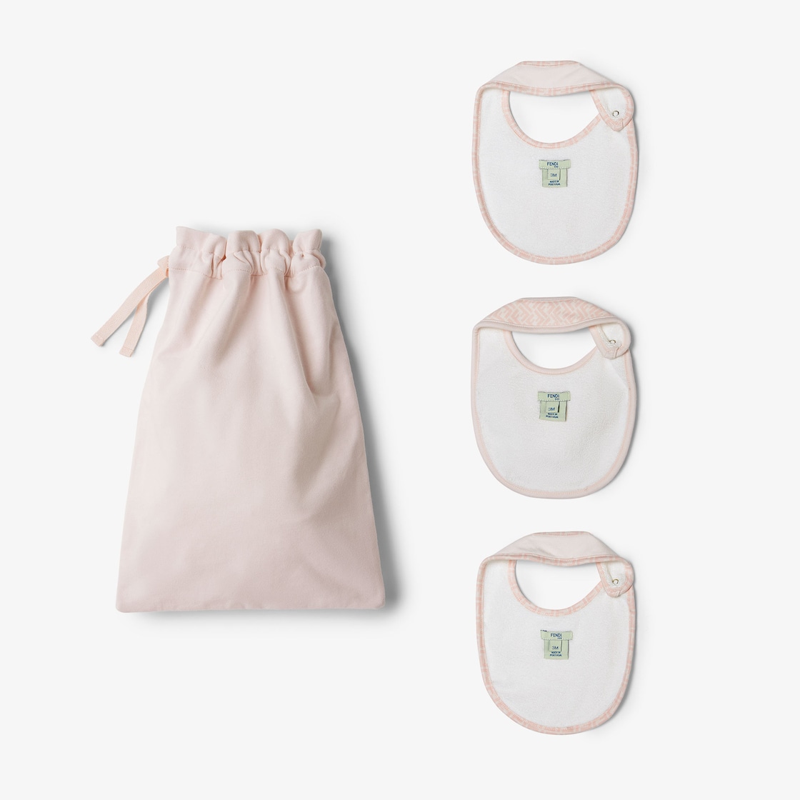 Ensemble de bavoirs