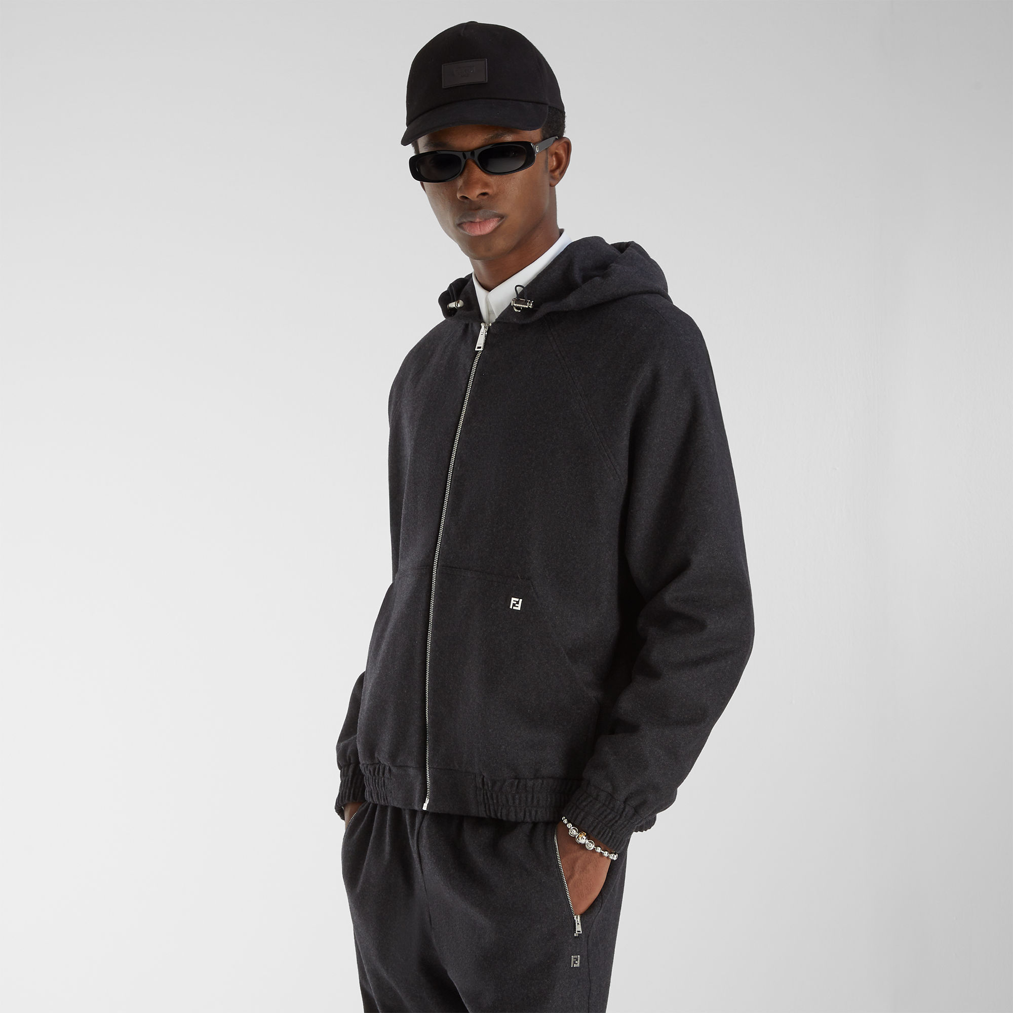 FAB935AVINF0TY6_99?wid=2000&