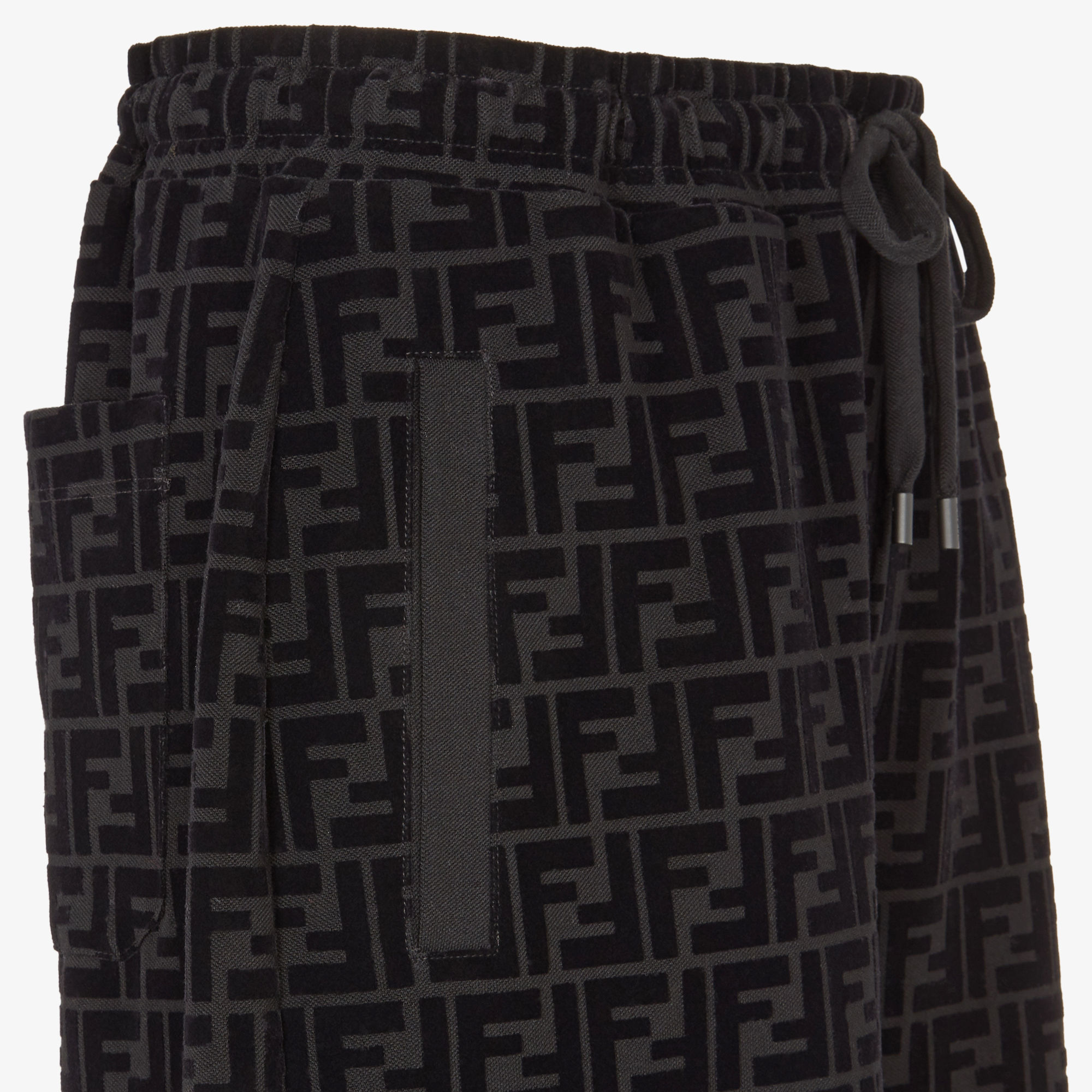 【関税&送料込】Fendi Fendi Printed Crepe Shorts Fendi Printed Crepe Shorts - BeyondStyle
