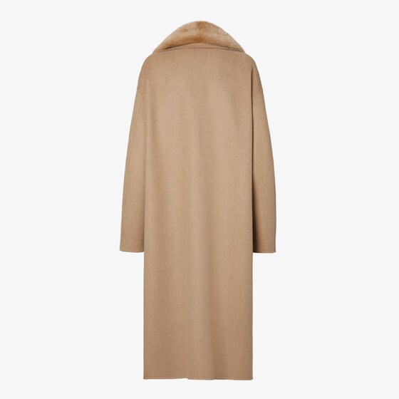 Fendi Oversize coat with a large collar and fur lapels | Thumbnail 2