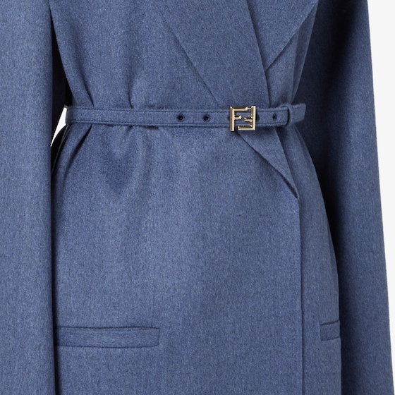 Fendi Oversize coat with a large collar and fur lapels | Thumbnail 3
