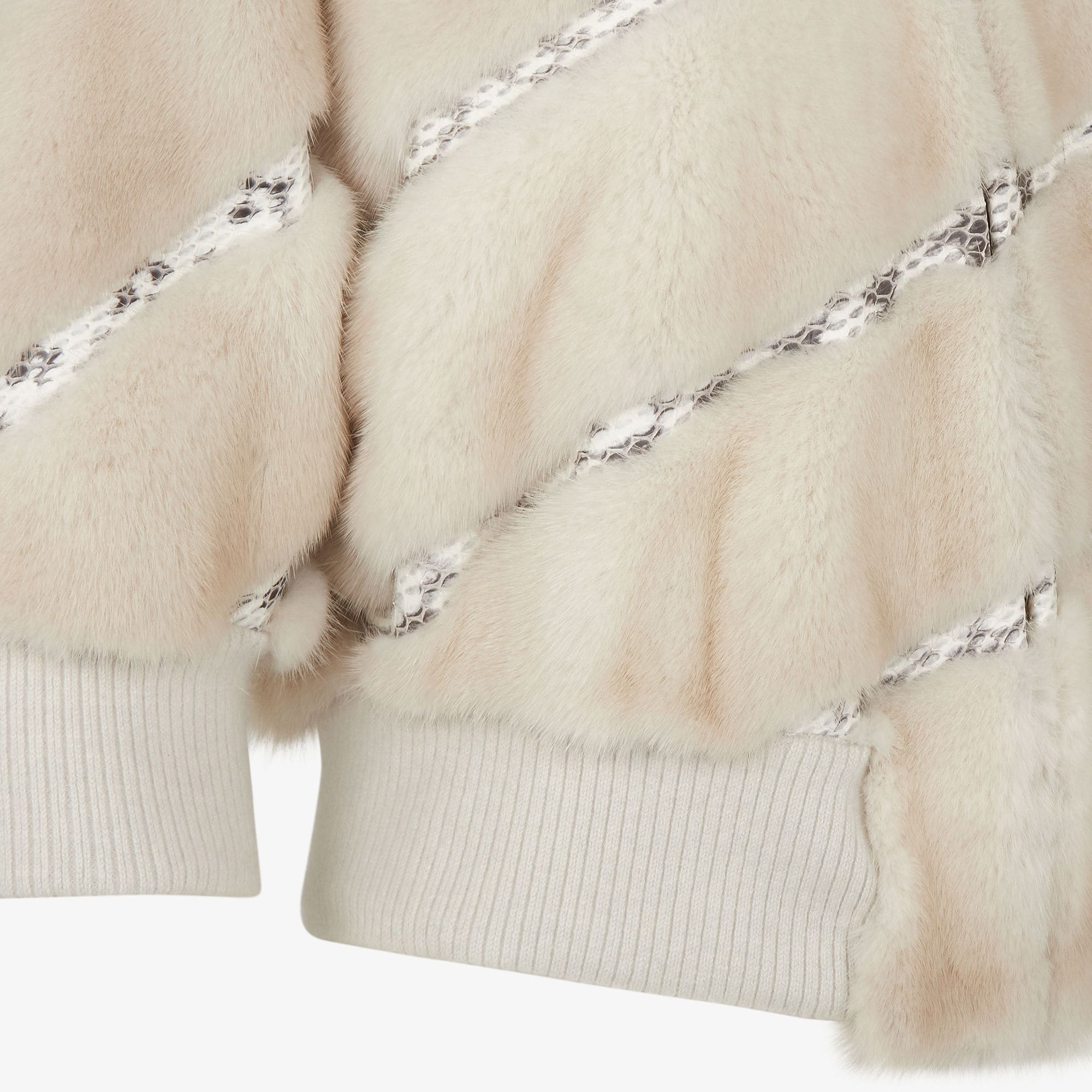 FENDI ミンクジャケット　美品　38  フェンディ imgrc0120677448.jpg