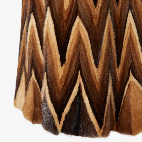 Fendi Long enveloping coat with a large lapel collar and matching | Thumbnail 3
