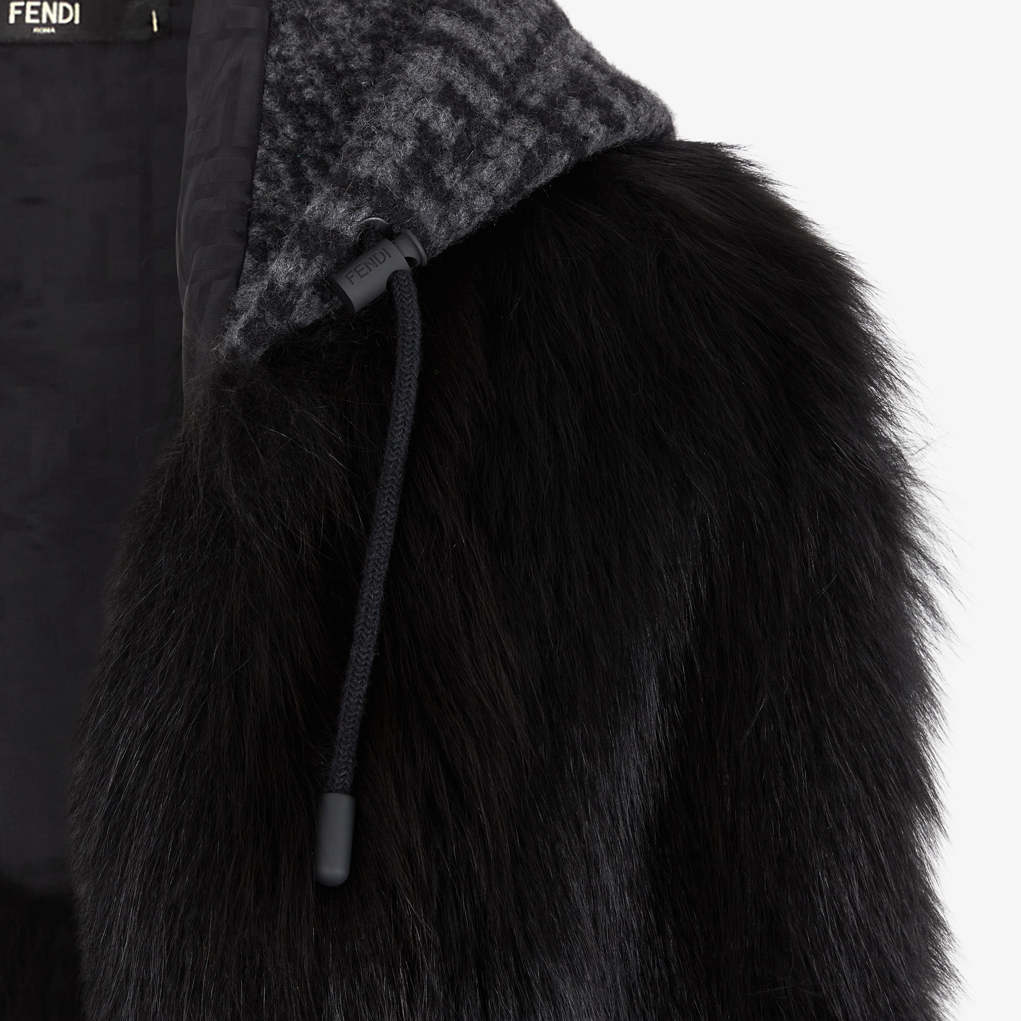 FENDI |ウィメンズ スカーフ＆シルク - ファー | フェンディ公式サイト