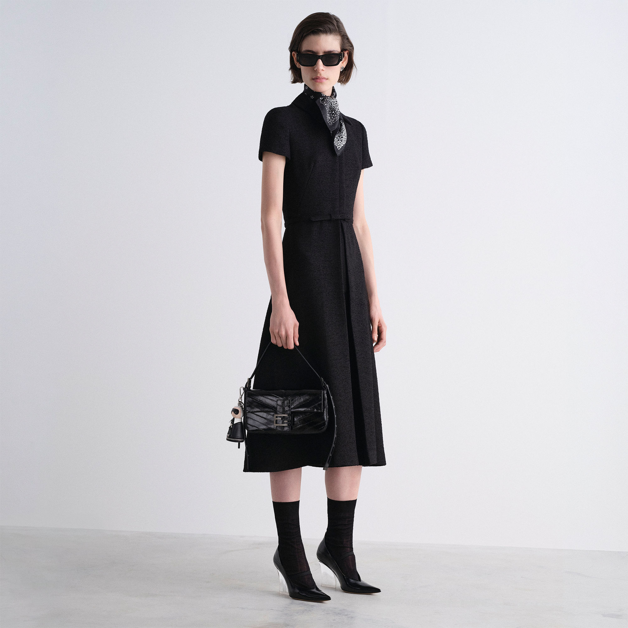 フェンディ フォールド - ブラック | FENDI JP
