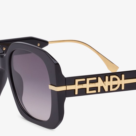 Fendi Oversized square Fendigraphy sunglasses in black acetate | Thumbnail 3
