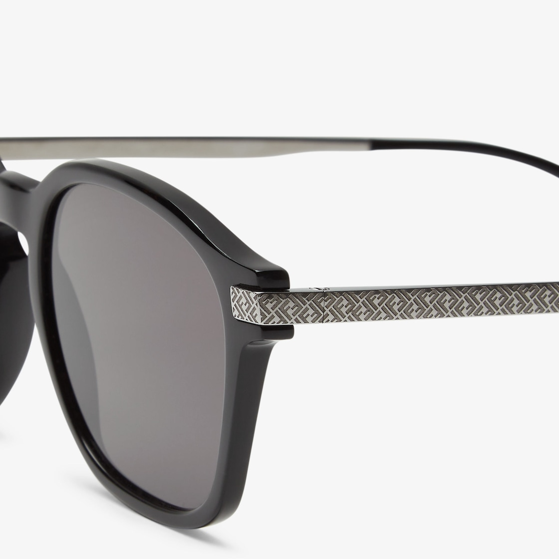 Fendi Essential Black - Image 3/3