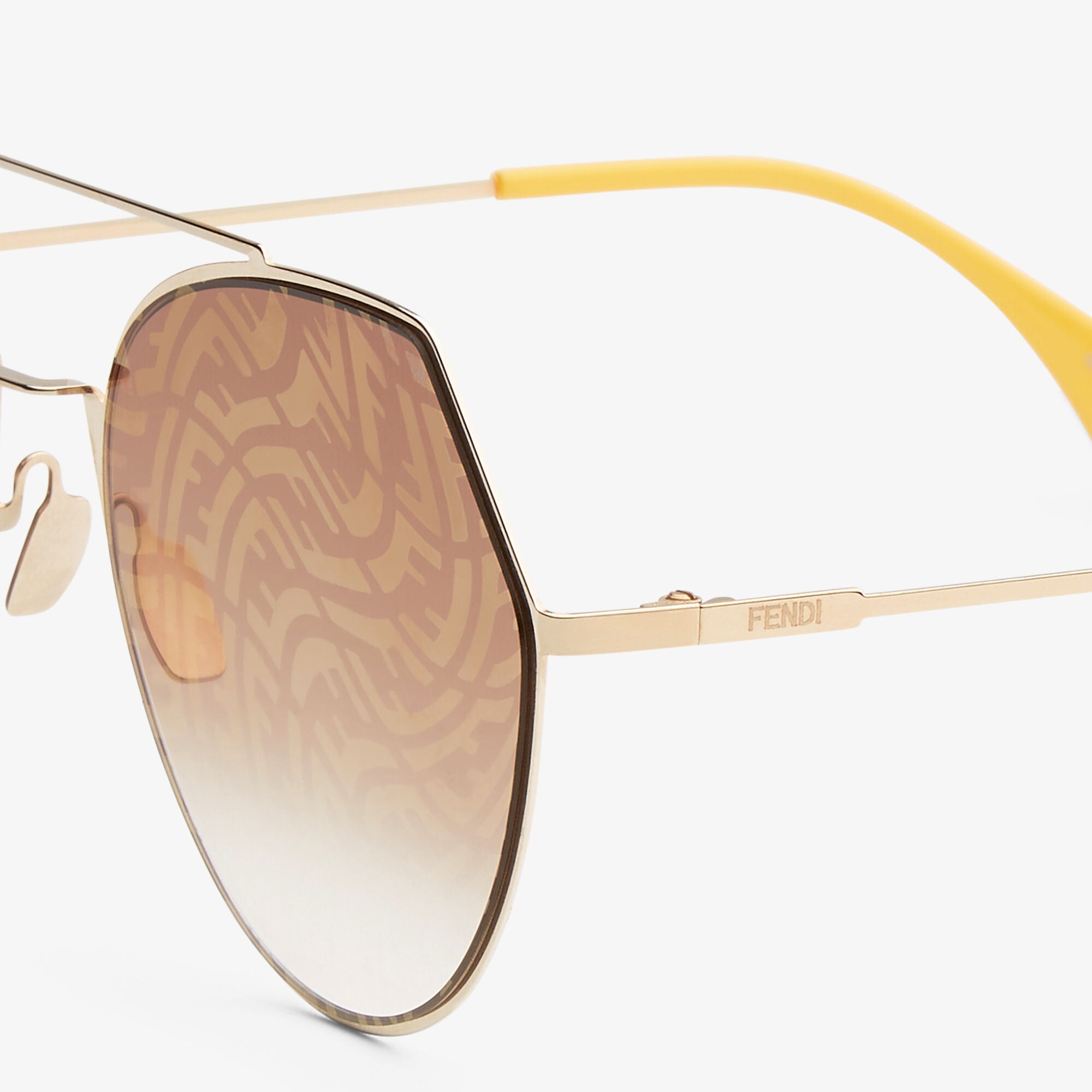 Eyeline Gold coloured sunglasses Fendi