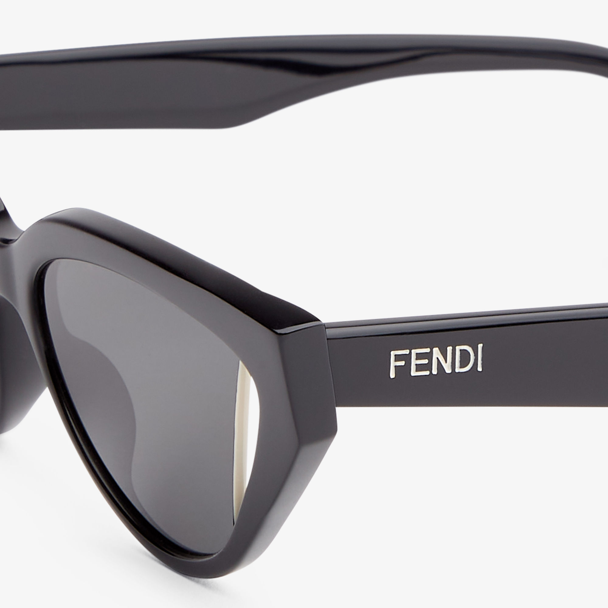 FENDI ブラック キャットアイサングラス Fendi Way Black | Fendi