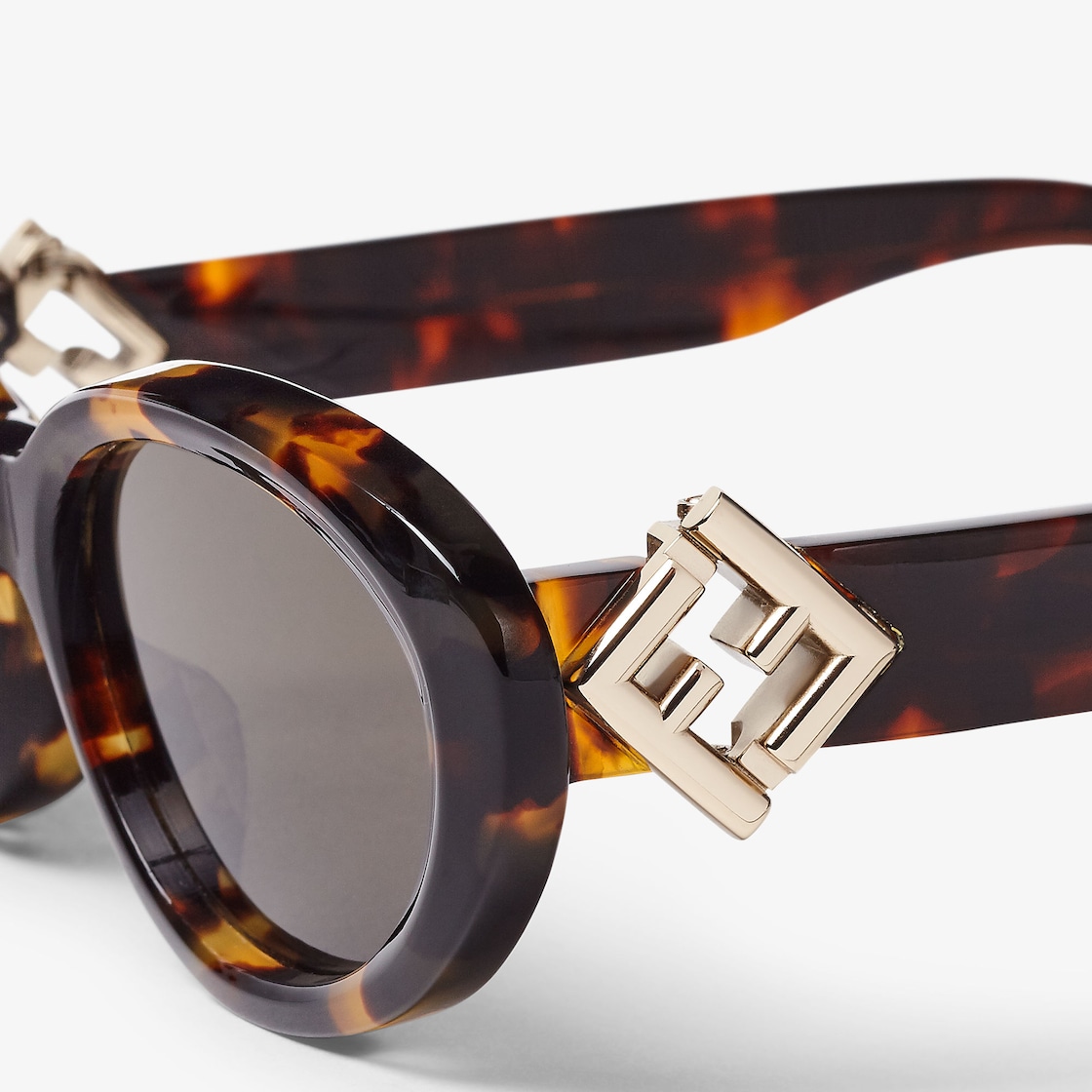 ウィメンズ デザイナー サングラス | FENDI JP ウィメンズ デザイナー サングラス | FENDI JP