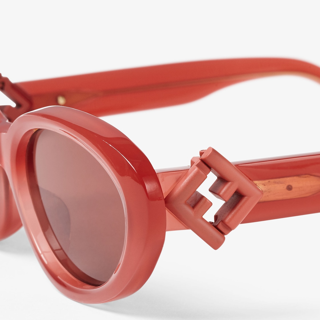 ウィメンズ デザイナー サングラス | FENDI JP ウィメンズ デザイナー サングラス | FENDI JP