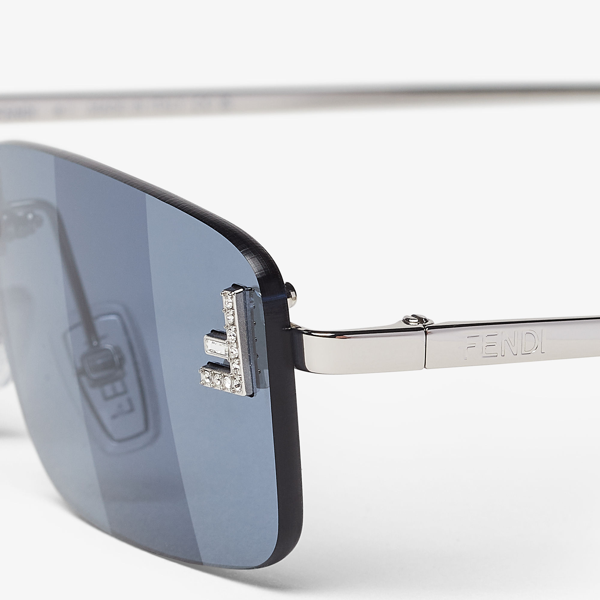 【関税＆送料込み】Fendi First Crystal Sunglasses 0400021581552_GOLDANDGRADIENTB