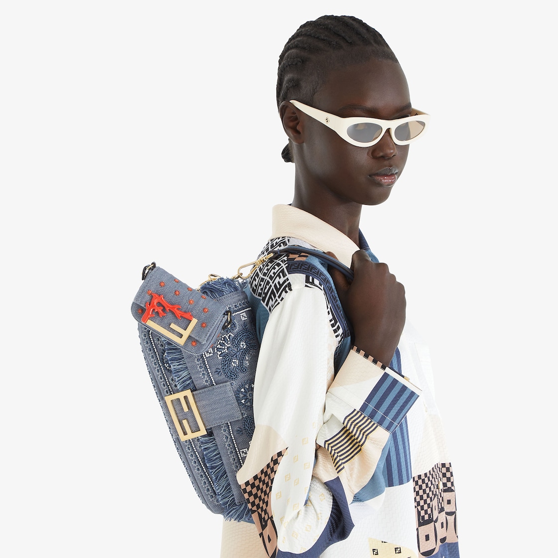 ウィメンズ デザイナー サングラス | FENDI JP ウィメンズ デザイナー サングラス | FENDI JP