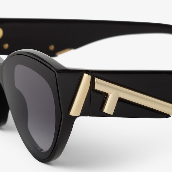 Fendi Cat-eye First glasses in black acetate | Thumbnail 3