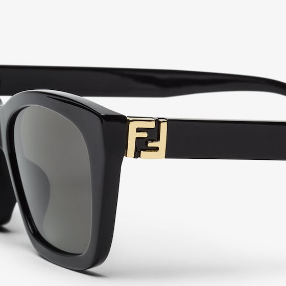 Fendi Forever cat-eye sunglasses made of black acetate | Thumbnail 3