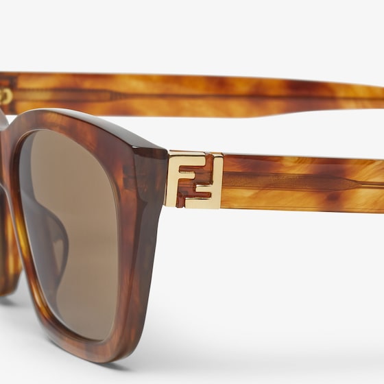 Fendi Forever cat-eye sunglasses made of Havana acetate | Thumbnail 3