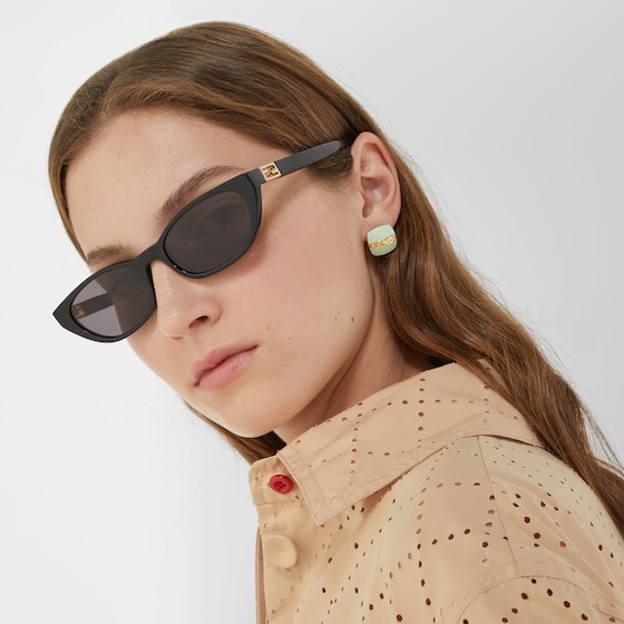 Fendi Cat-eye Baguette glasses in black acetate, decorated on | Thumbnail 4