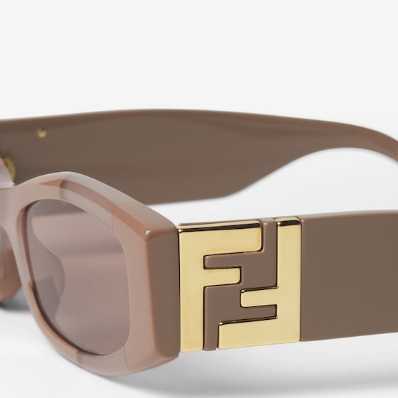 Fendi Oval Forever glasses in acetate with iconic Pequin | Thumbnail 3
