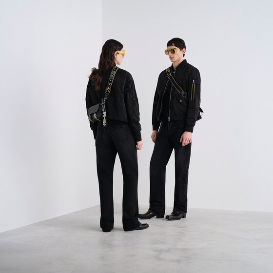 Fendi Graphic volumes and sculptural lines bring star status | Thumbnail 4