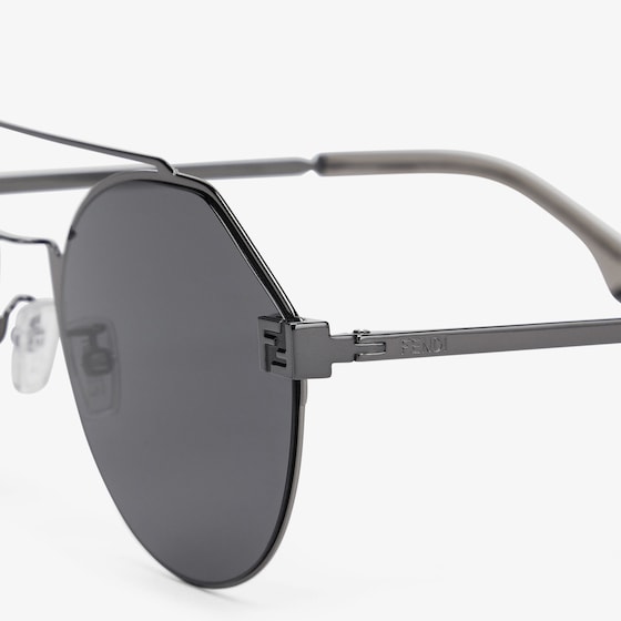 Fendi Round, ultra-light sunglasses made of metal with a dark | Thumbnail 3