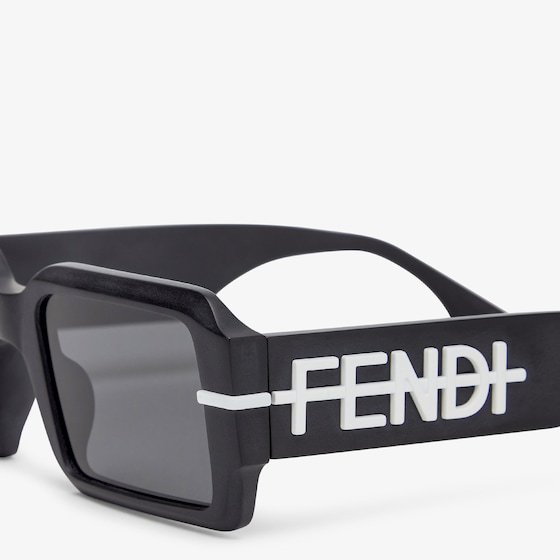 Fendi Rectangular sunglasses in black acetate | Thumbnail 3