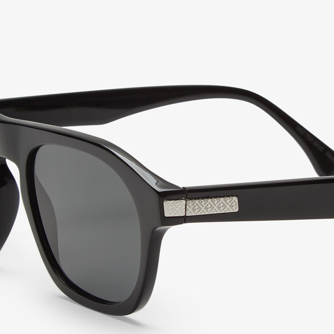 Fendi Essential Black - Image 4/5