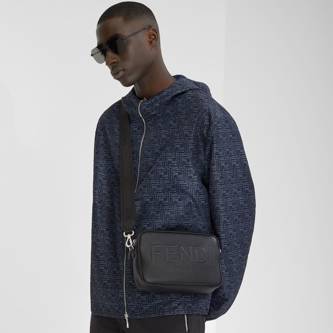 メンズ デザイナー サングラス | FENDI JP メンズ デザイナー サングラス | FENDI JP