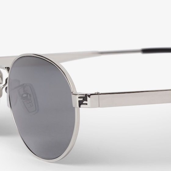 Fendi Metal oval sunglasses with a palladium finish | Thumbnail 3