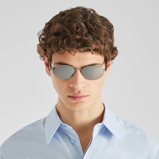 Fendi Metal oval sunglasses with a ruthenium finish | Thumbnail 4
