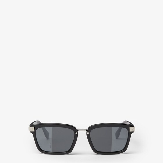 Fendi Square sunglasses made of black acetate, featuring hinges