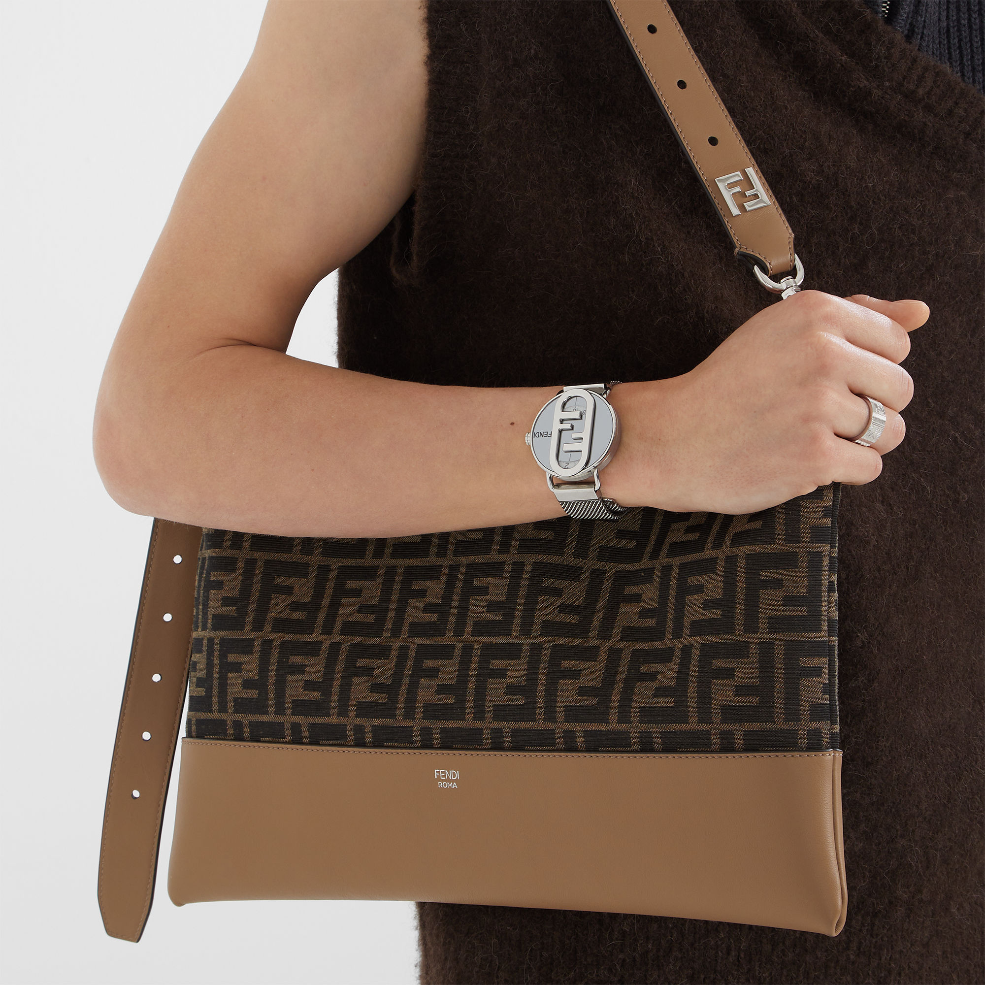 オーロック ラウンド オーロック シルバー | Fendi オーロック ラウンド オーロック シルバー | Fendi