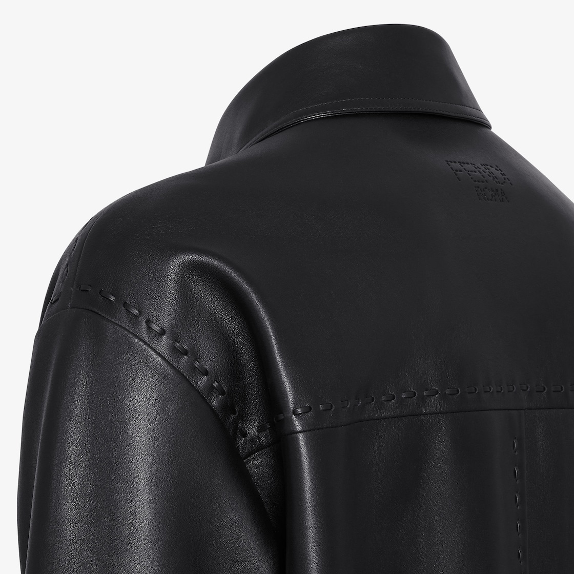レザー のウィ メンズ 向けデザイナー ウェア | FENDI JP レザー のウィ メンズ 向けデザイナー ウェア | FENDI JP