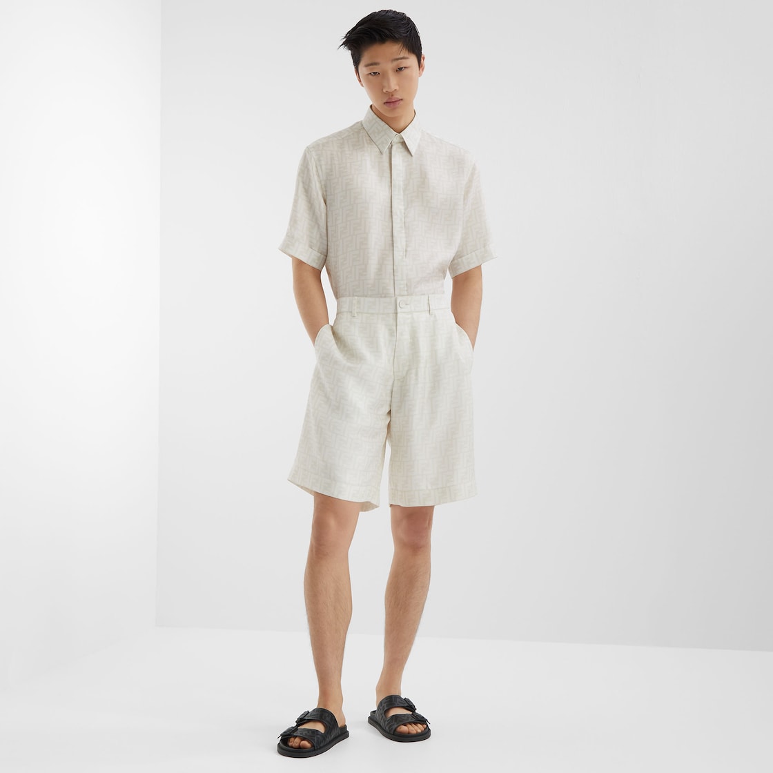 シルク のウィ メンズ 向けデザイナー シャツ | FENDI JP シルク のウィ メンズ 向けデザイナー シャツ | FENDI JP