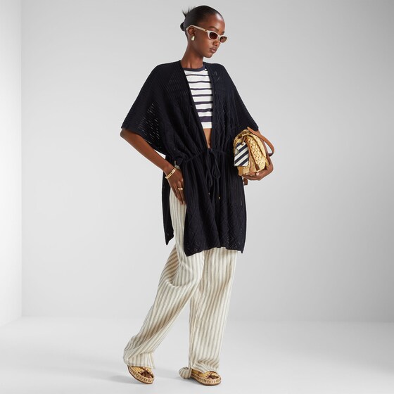 Fendi Cropped T-shirt with round neck and short raglan sleeves | Thumbnail 4