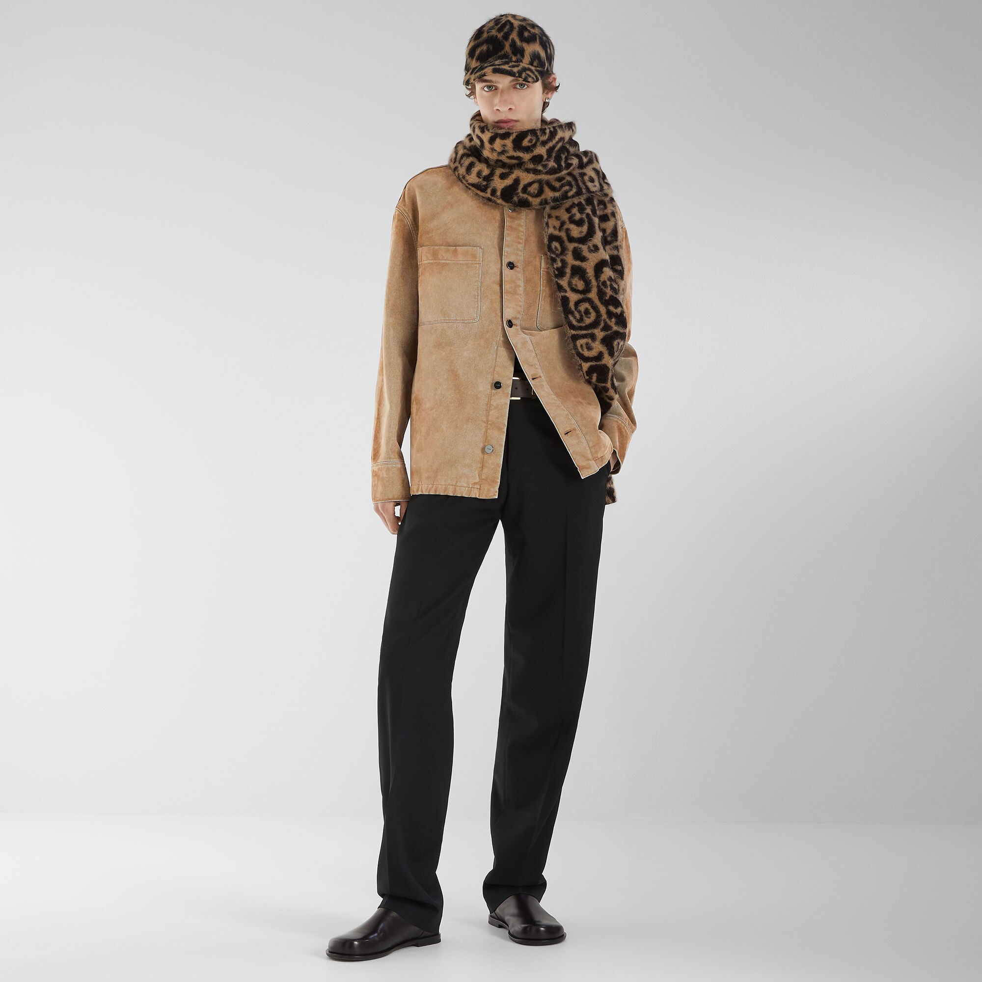 FW1410AT2KF0TZ8_99?wid=2000&