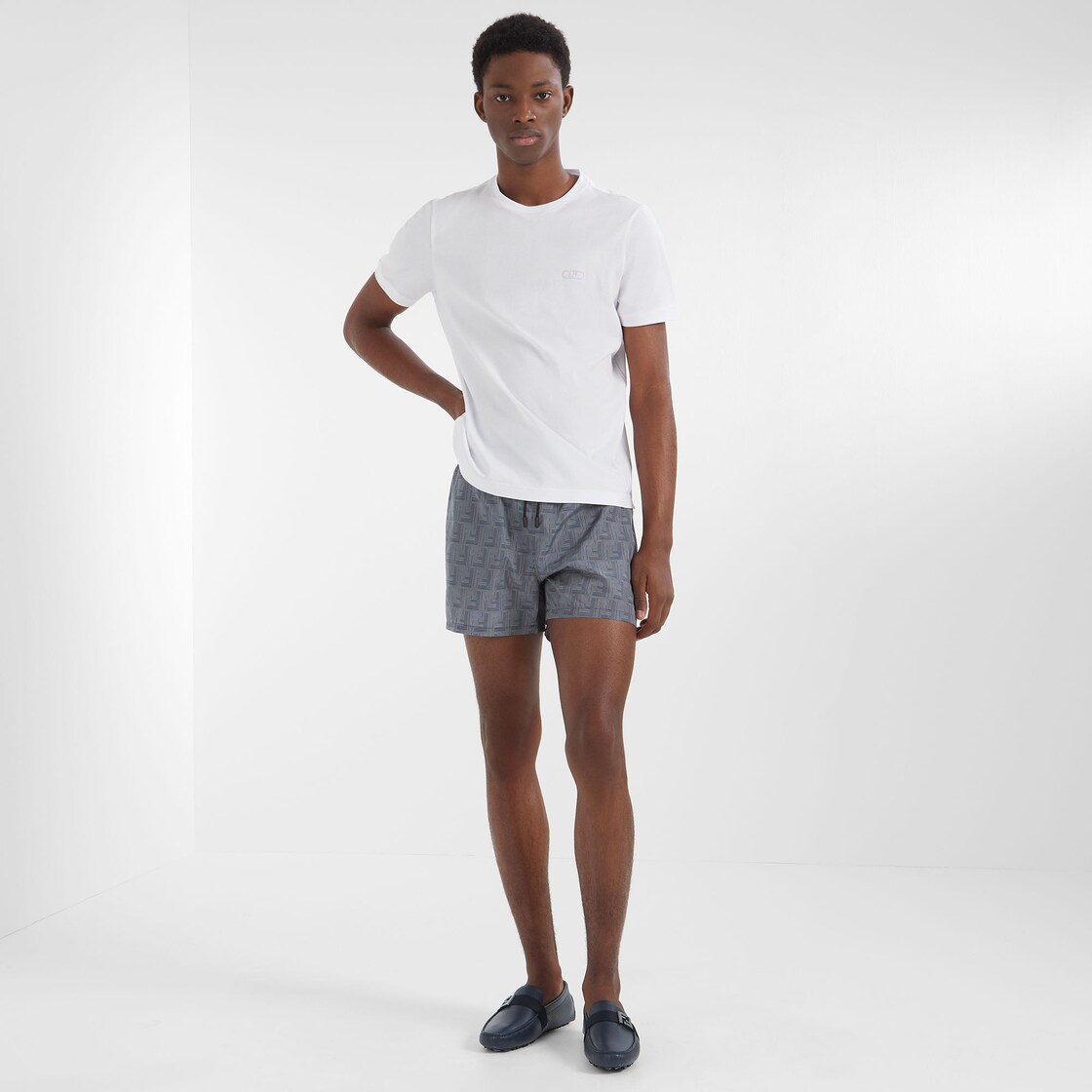 FENDI Badeshorts in grau/ blau