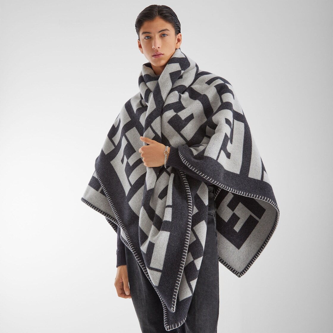 Fendi cashmere clearance scarf