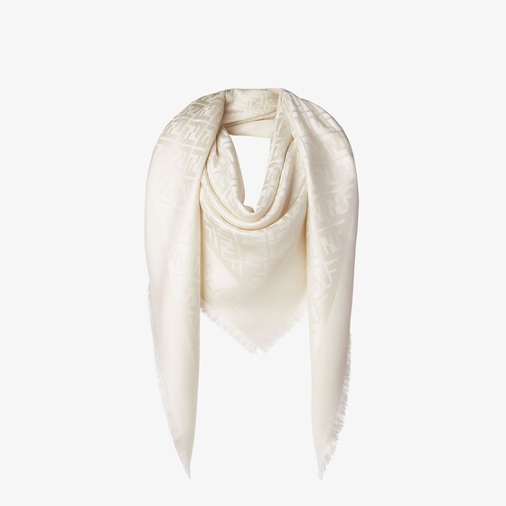 Fendi The iconic shawl is made of an ivory wool and organic | Thumbnail 3