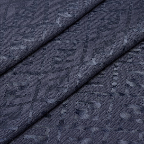 Fendi The iconic shawl is made of an organic silk and wool | Thumbnail 2