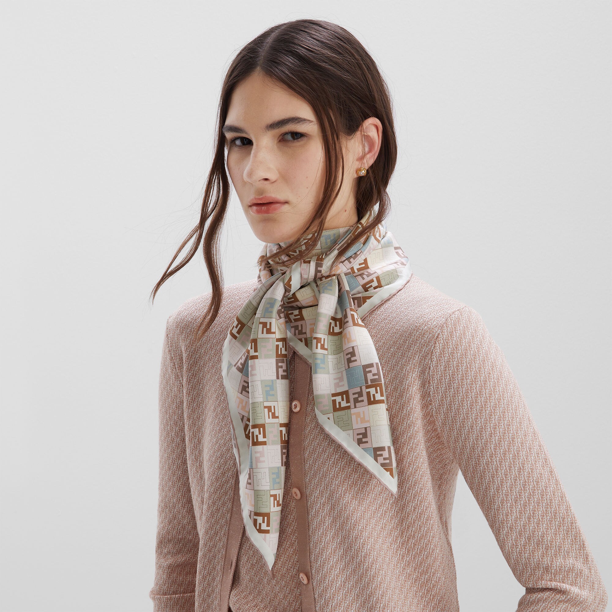ボレロ・ショール FENDI Light blue silk foulard FFショール シルク ブルー | Fendi