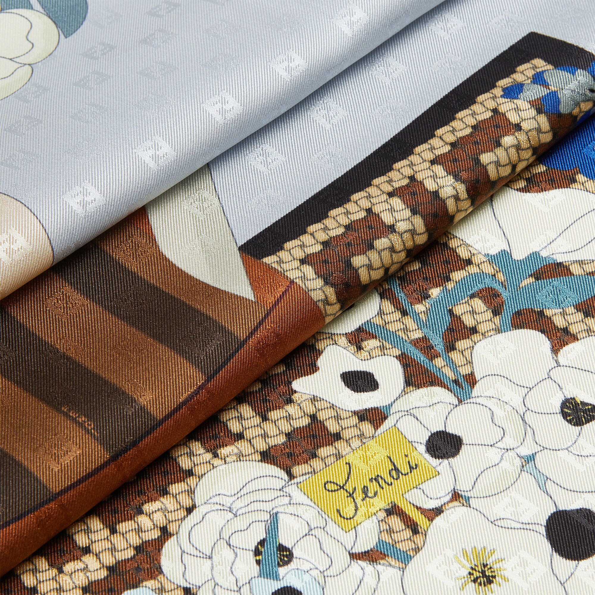 FENDI ファー フェンディ ミンク＆シルク コンビネーション スカーフ フェンディ ガーデニング スカーフ シルク マルチカラー | Fendi