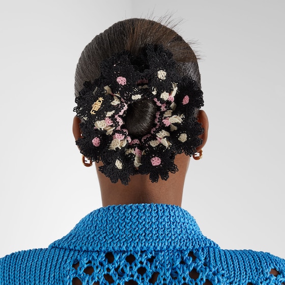Fendi Black crocheted cotton hair elastic with contrasting pink | Thumbnail 3
