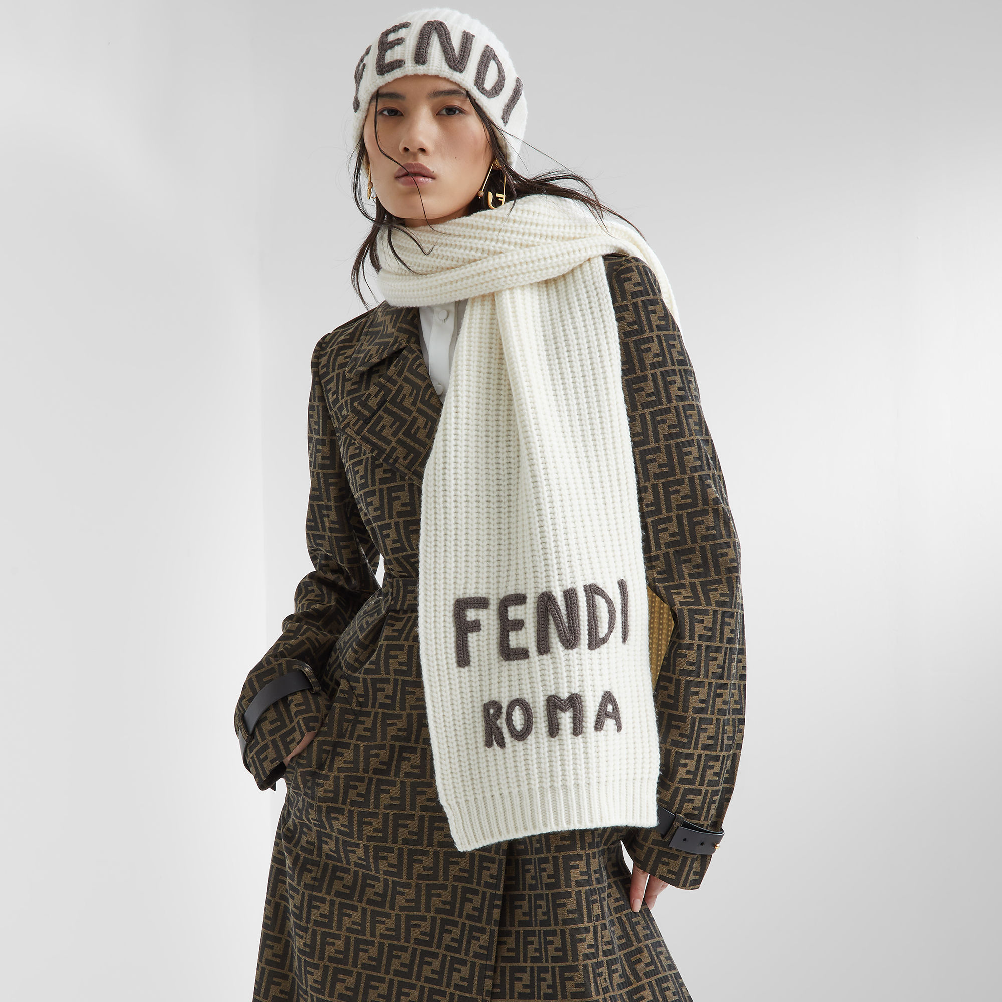 fendi bufanda