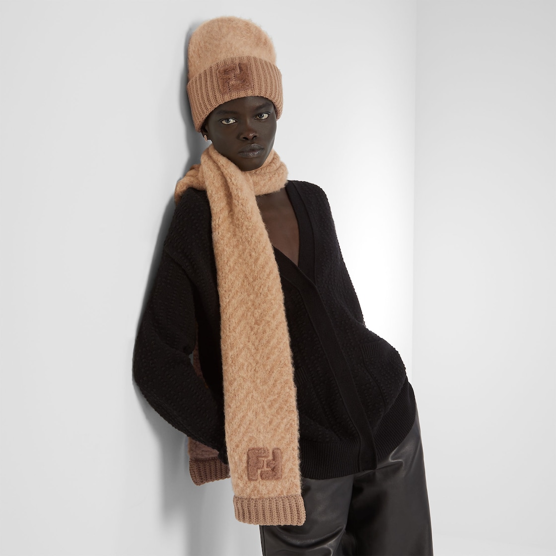 FF Scarf Wool Brown - Image 4/4